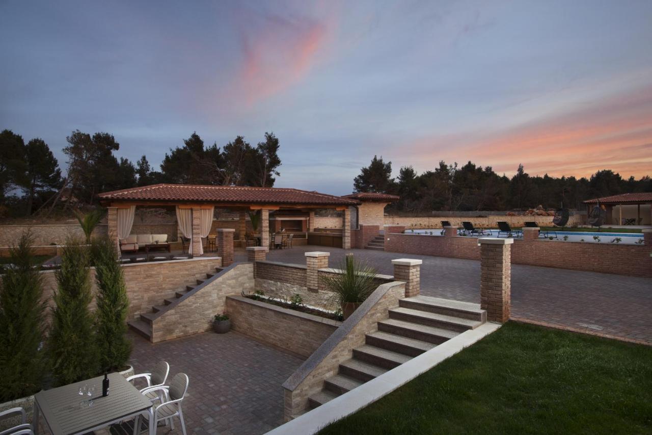 Villa Malibu One Вир Экстерьер фото