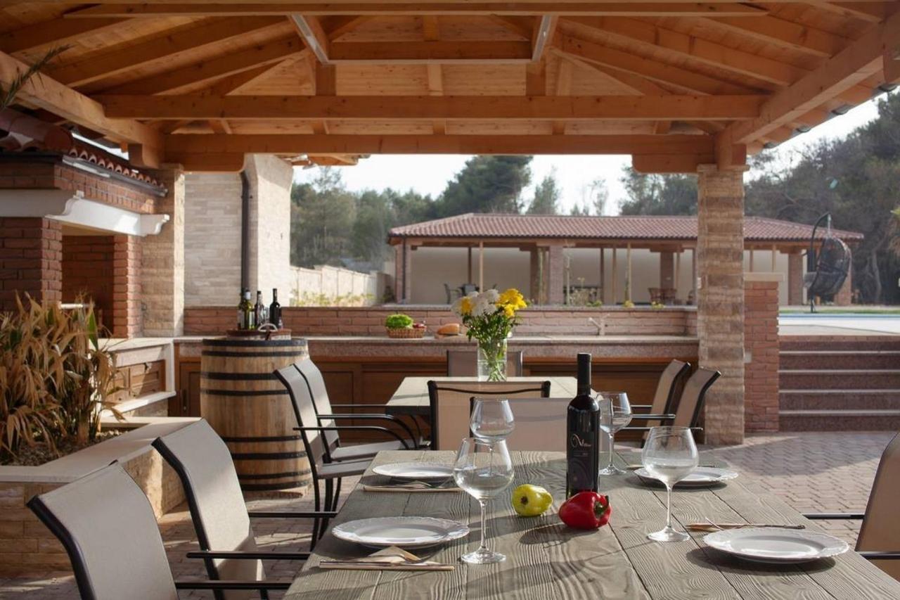 Villa Malibu One Вир Экстерьер фото